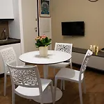 M&g House